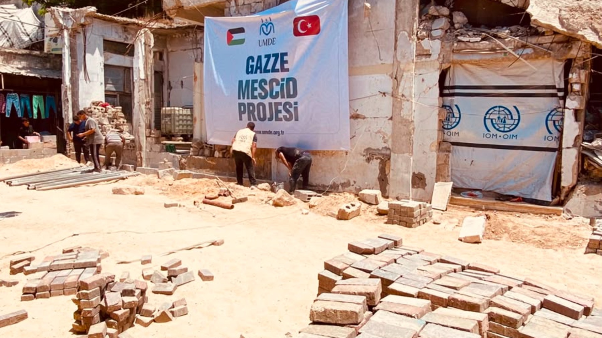 UMDE Mescidi Gazze'de Yükseliyor